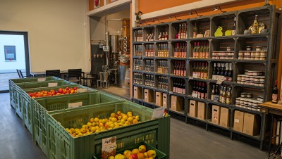 Hofladen-und-Brennerei_ObstgutTriebe