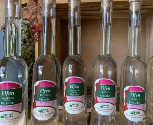 Elfentropfen aus der Brennerei des Obstgut Triebe Elfentropfen aus der Brennerei des Obstgut Triebe