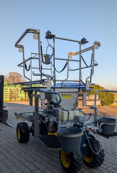 Fruitpicker – eine Erntemaschine auf dem Obstgut Triebe